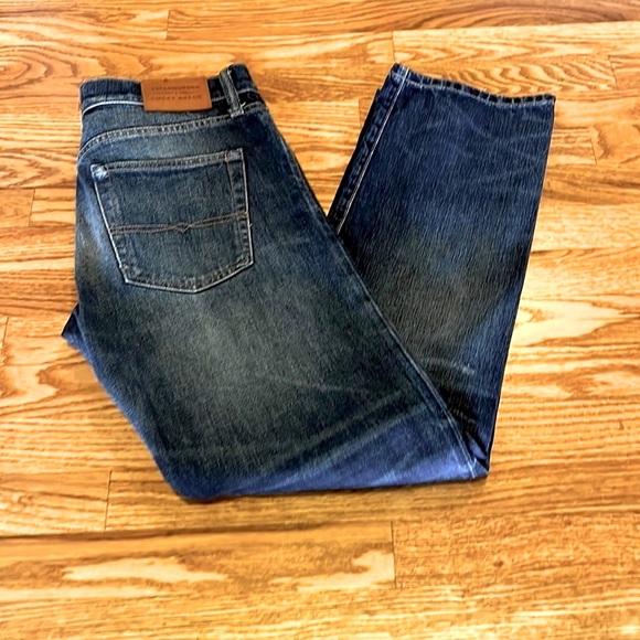 NWOT Men’s Lucky Brand Jeans 363 distressed Vintage Straight Yellowstone 30x32 - Picture 6 of 15